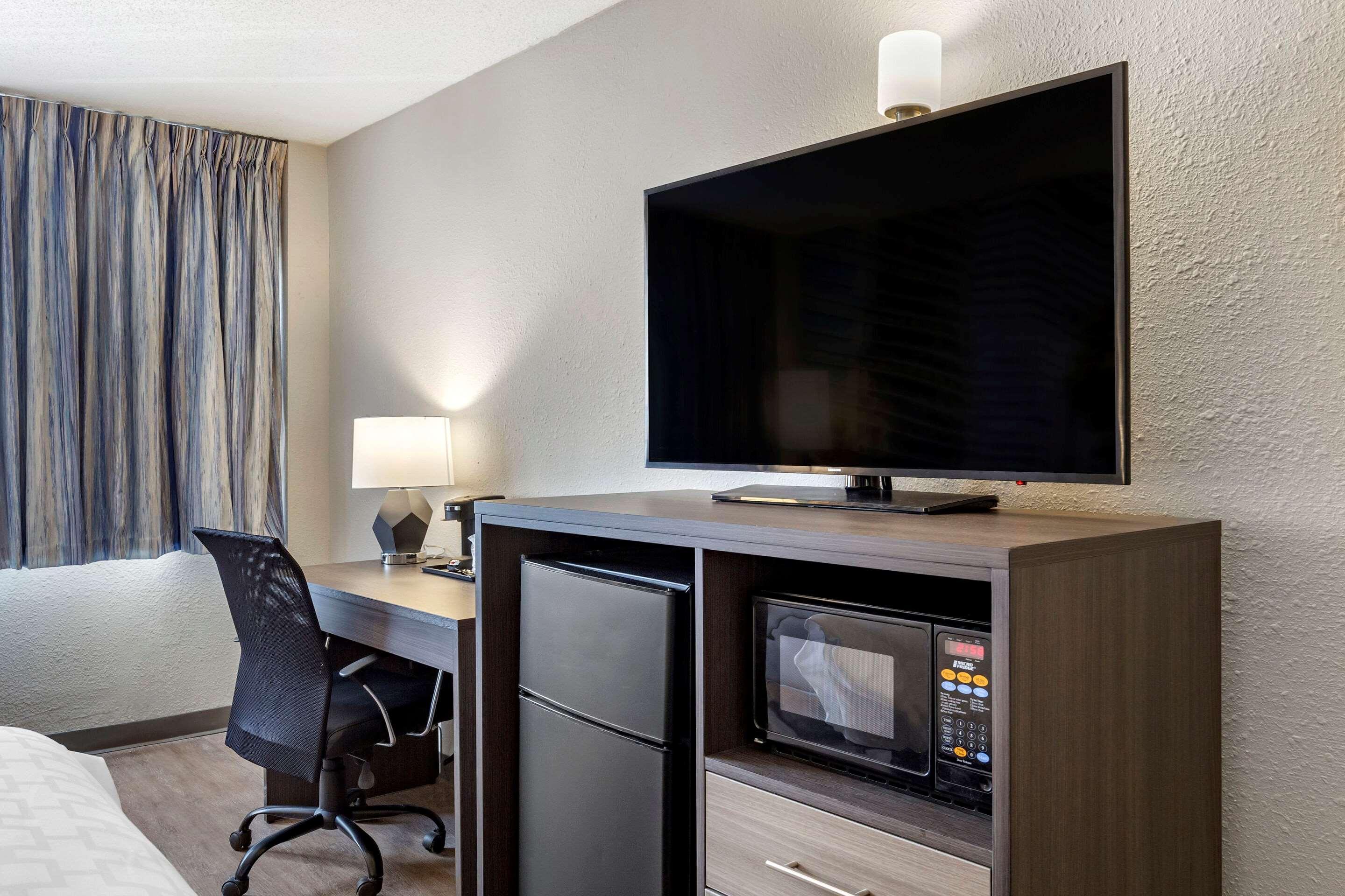 Clarion Pointe Raleigh Midtown Hotel Ngoại thất bức ảnh