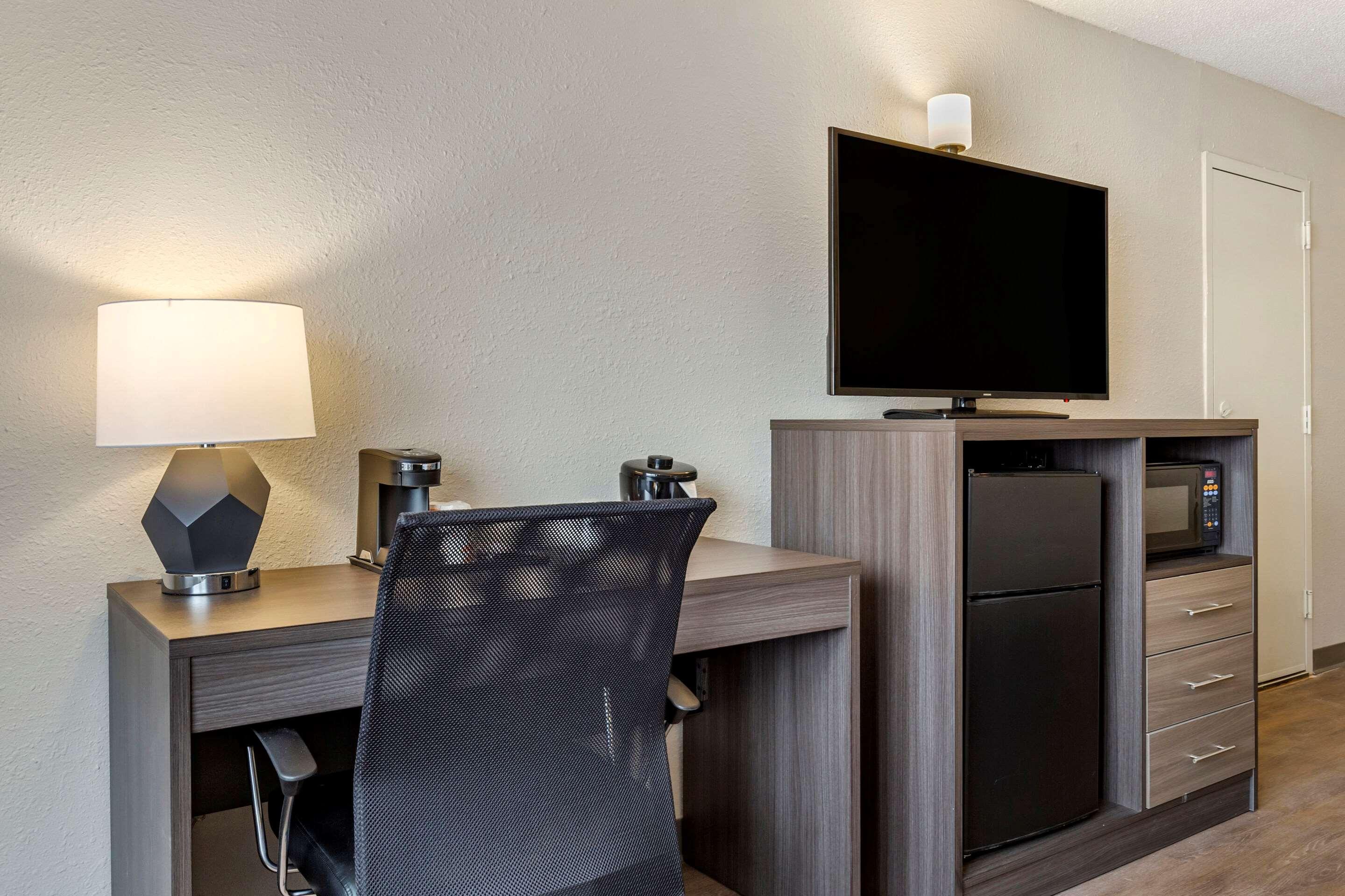 Clarion Pointe Raleigh Midtown Hotel Ngoại thất bức ảnh
