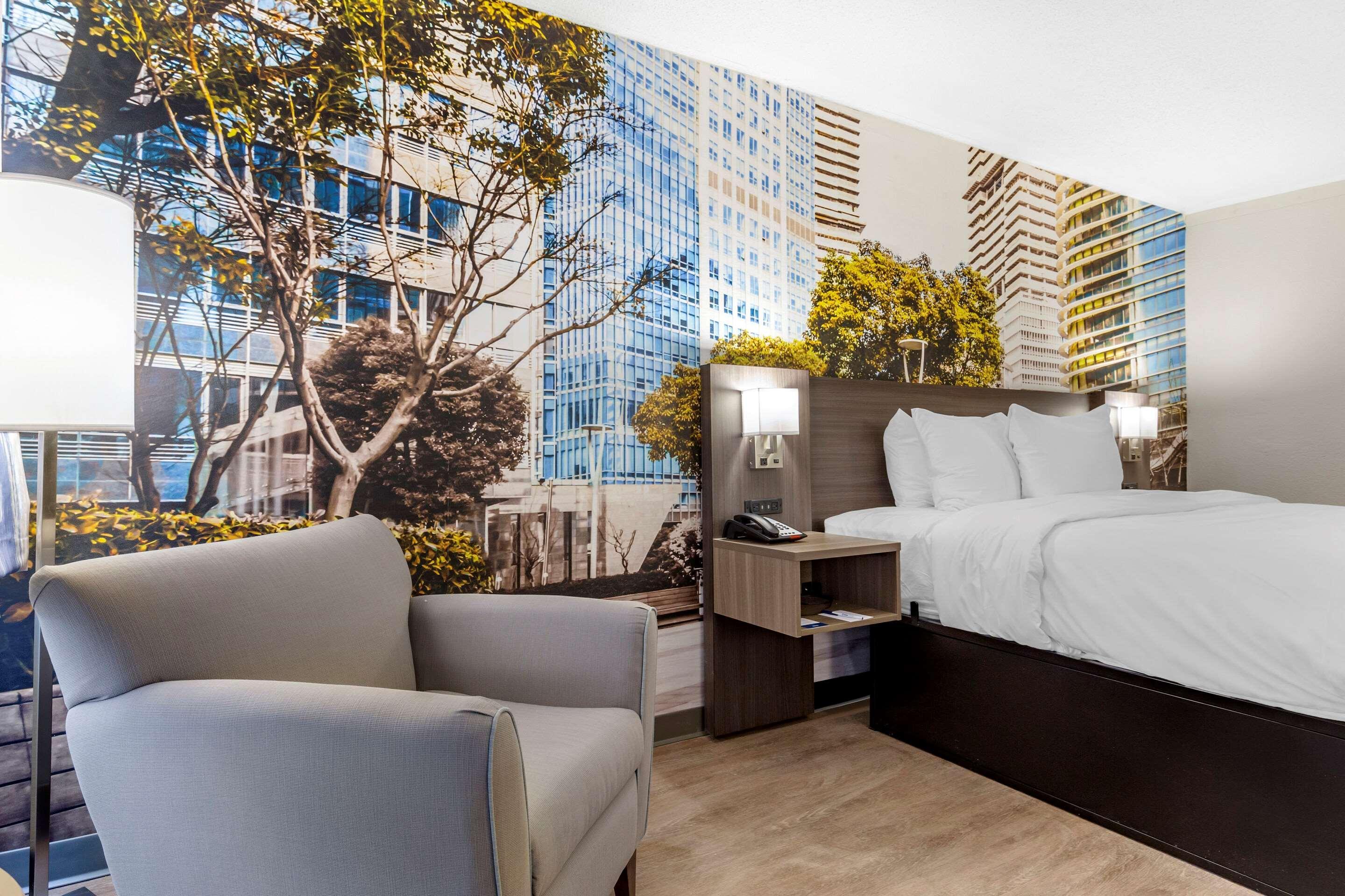 Clarion Pointe Raleigh Midtown Hotel Ngoại thất bức ảnh