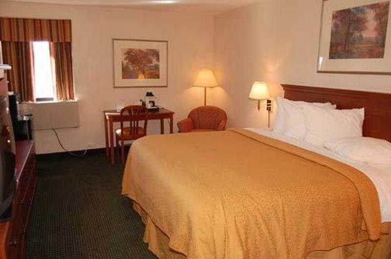 Clarion Pointe Raleigh Midtown Hotel Ngoại thất bức ảnh
